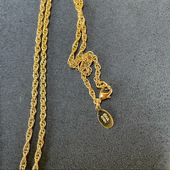 Strawberry Pendant - Picture 5 of 7